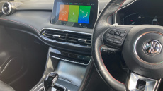 MG Hs 1.5 T-GDI Exclusive 5dr DCT Petrol Hatchback